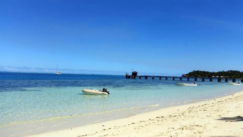 Ratu Kini Dive & Stay Mana Island Exteriör bild