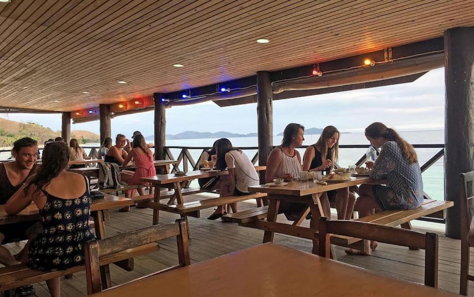 Ratu Kini Dive & Stay Mana Island Exteriör bild