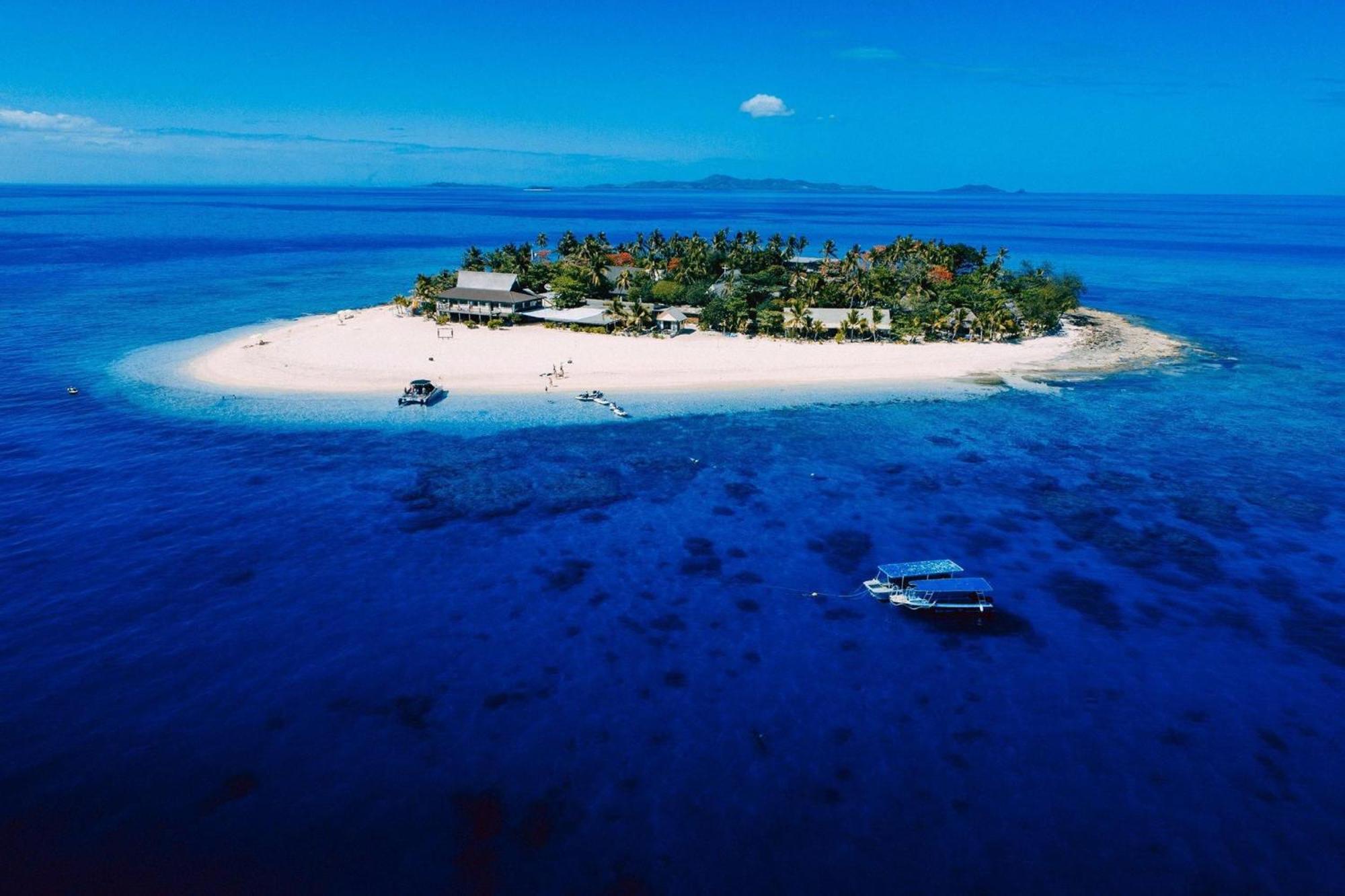 Ratu Kini Dive & Stay Mana Island Exteriör bild