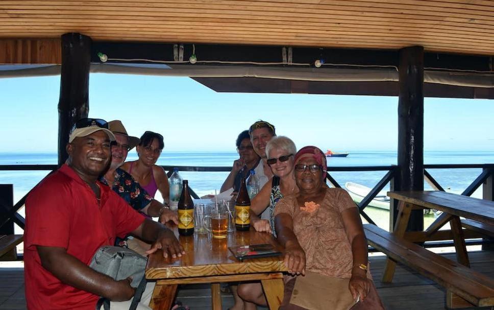 Ratu Kini Dive & Stay Mana Island Exteriör bild