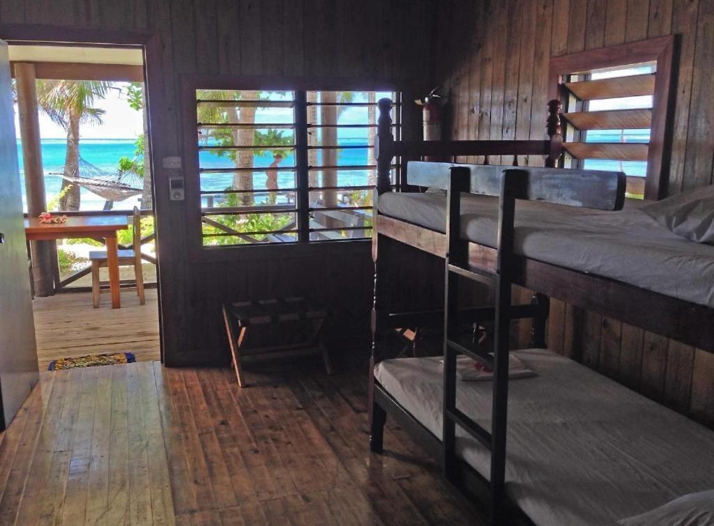 Ratu Kini Dive & Stay Mana Island Exteriör bild