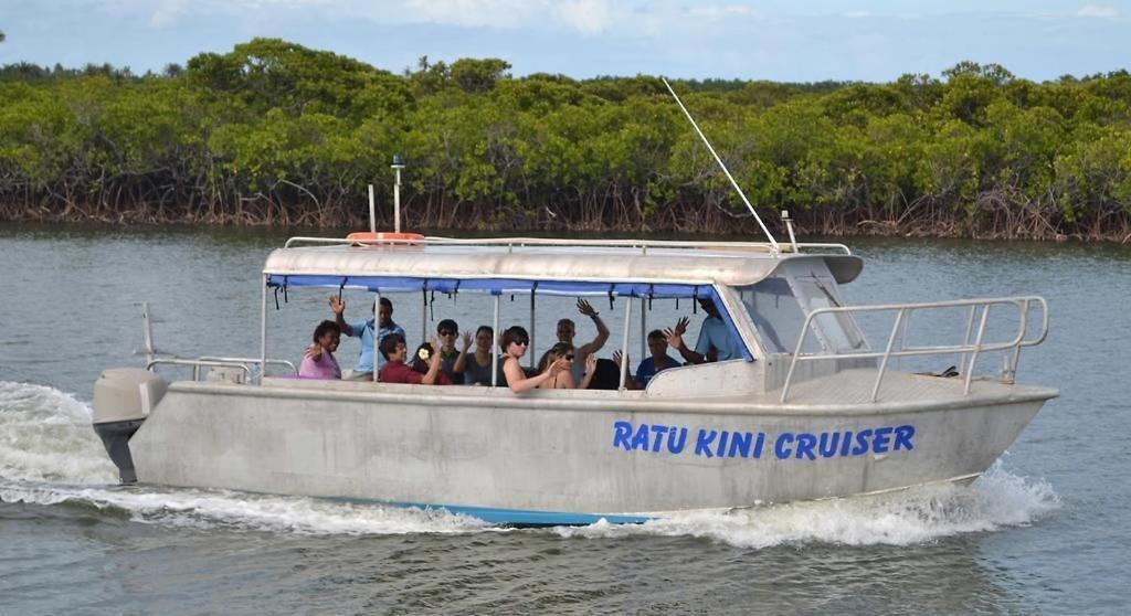 Ratu Kini Dive & Stay Mana Island Exteriör bild