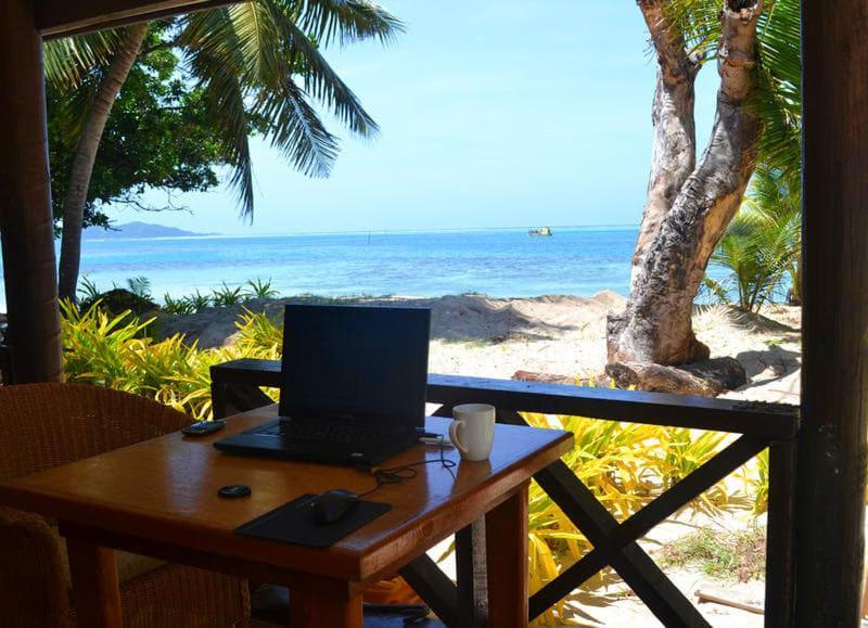 Ratu Kini Dive & Stay Mana Island Exteriör bild
